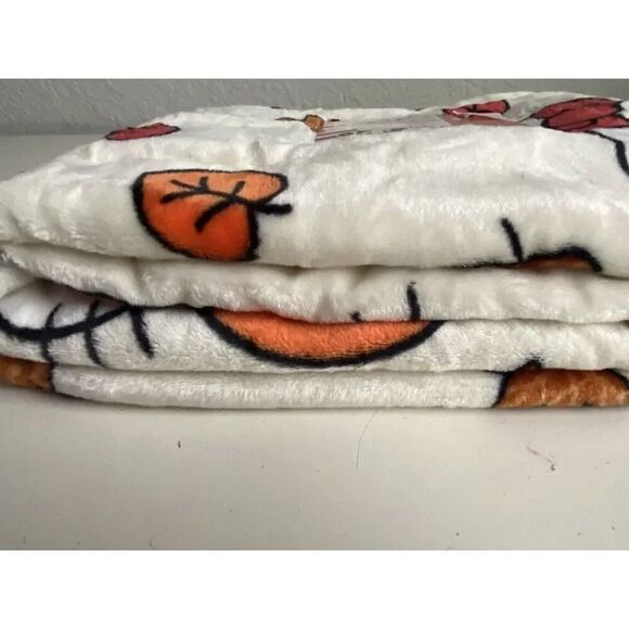 Hello Kitty Autumn Fall Leaves Pumpkins White Soft Throw Blanket 50 x 70” NEW - Picture 8 of 12